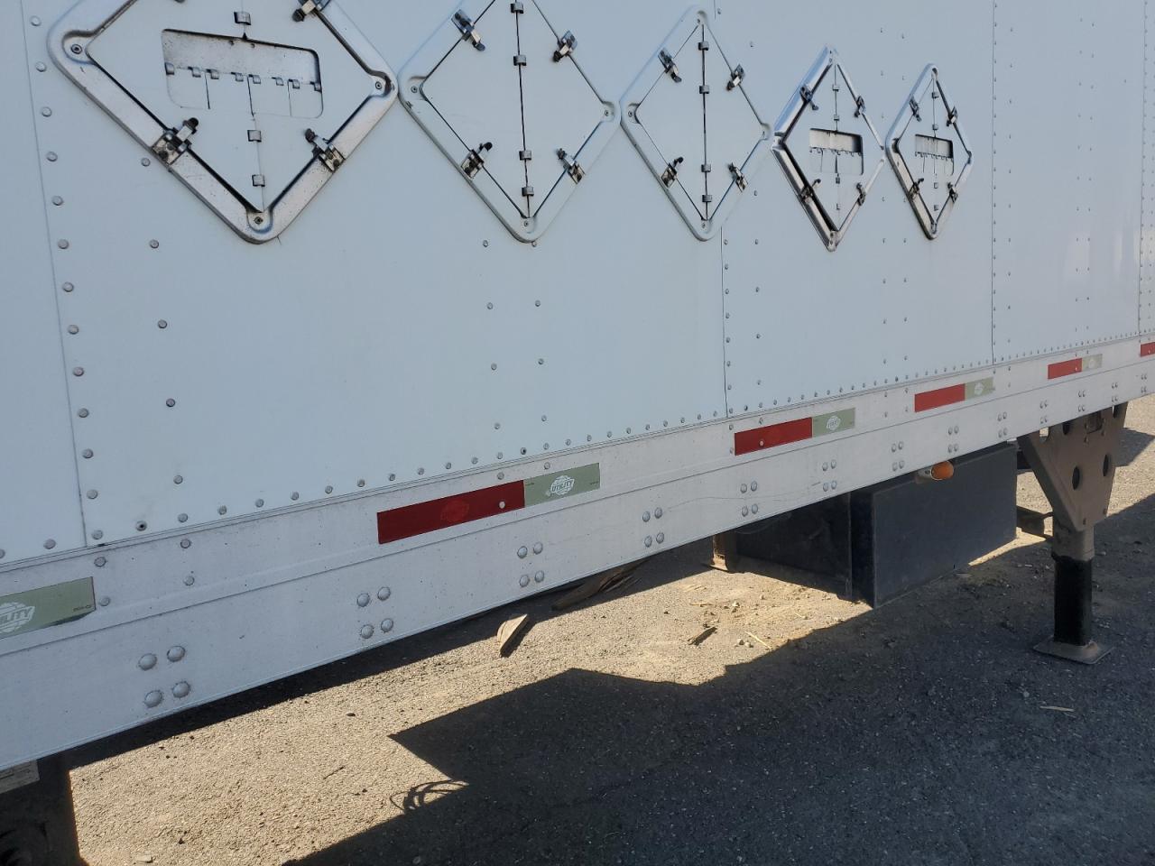 2011 Utility Semi Trailer