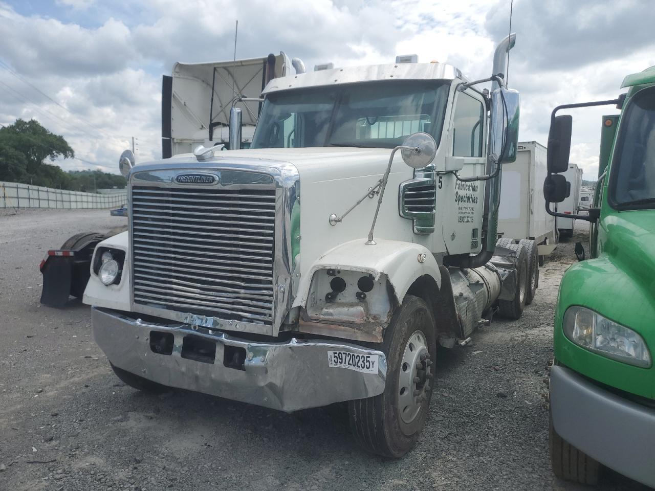 2016 Freightliner SD122 Semi Truck