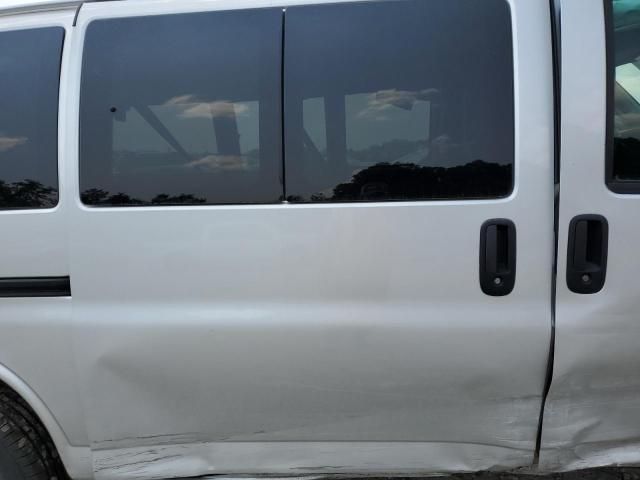 2020 Chevrolet Express G2500