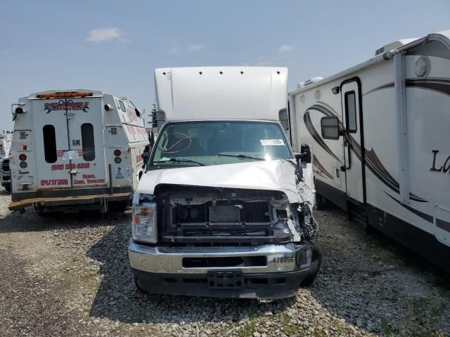 2022 Ford Econoline E350 Super Duty Cutaway Van