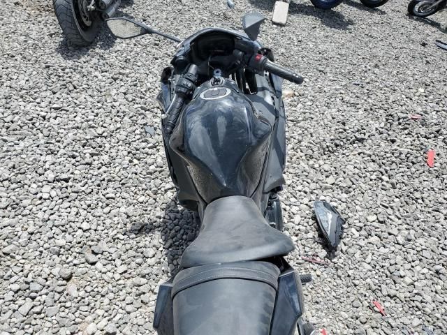 2025 Kawasaki EX650 R