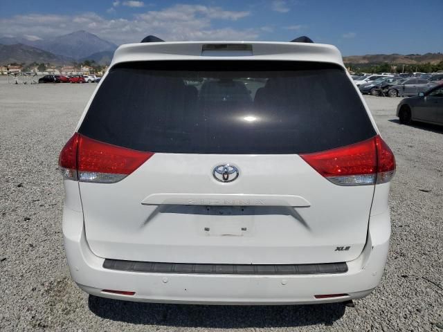 2013 Toyota Sienna XLE