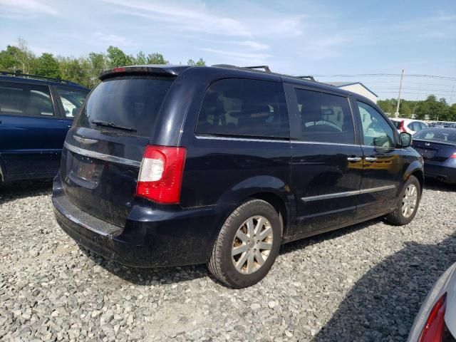 2011 Chrysler Town & Country Touring L