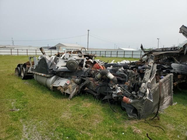 2014 Peterbilt 389 Semi Truck