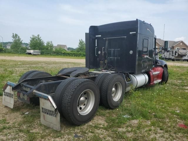 2012 Kenworth T600 Semi Truck