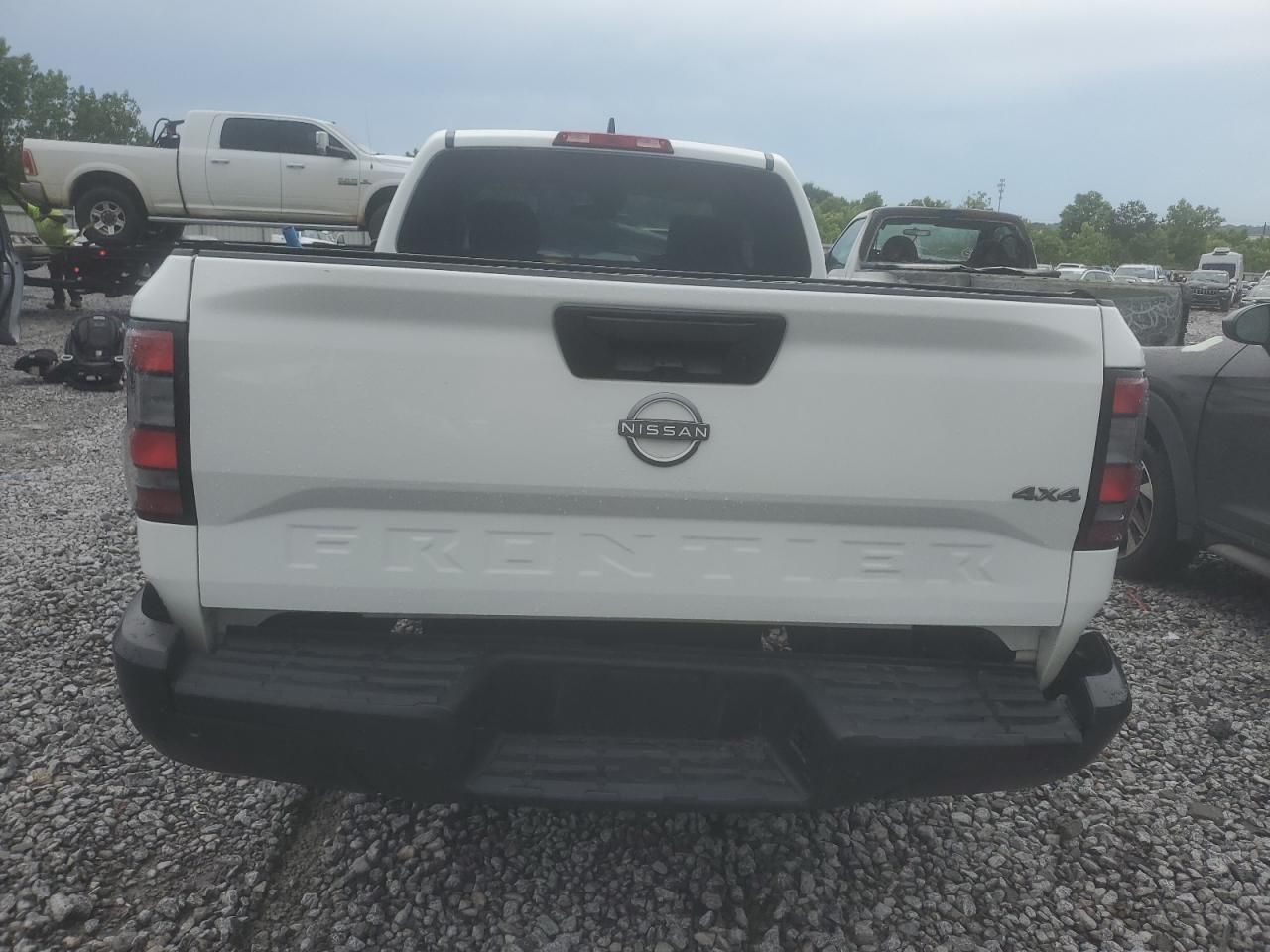 2023 Nissan Frontier s