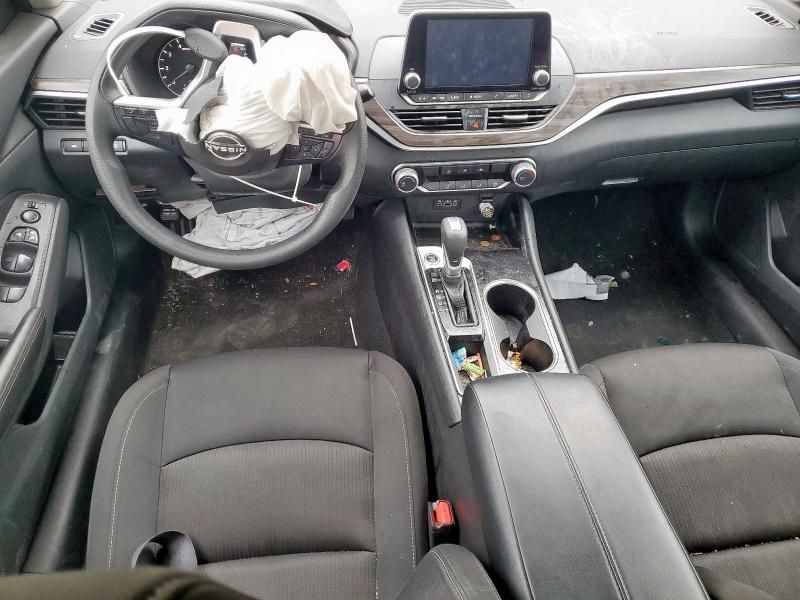 2024 Nissan Altima sv