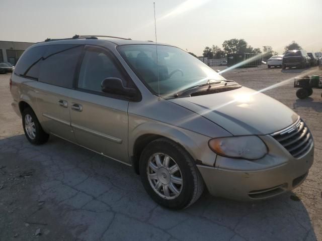 2005 Chrysler Town & Country Touring