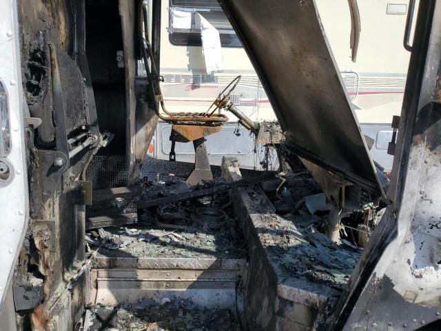 1999 Freightliner Chassis M Line WALK-IN Van