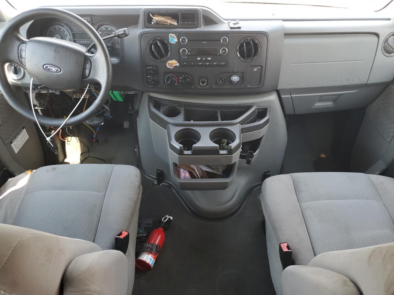 2010 Ford Econoline E350 Super Duty Wagon