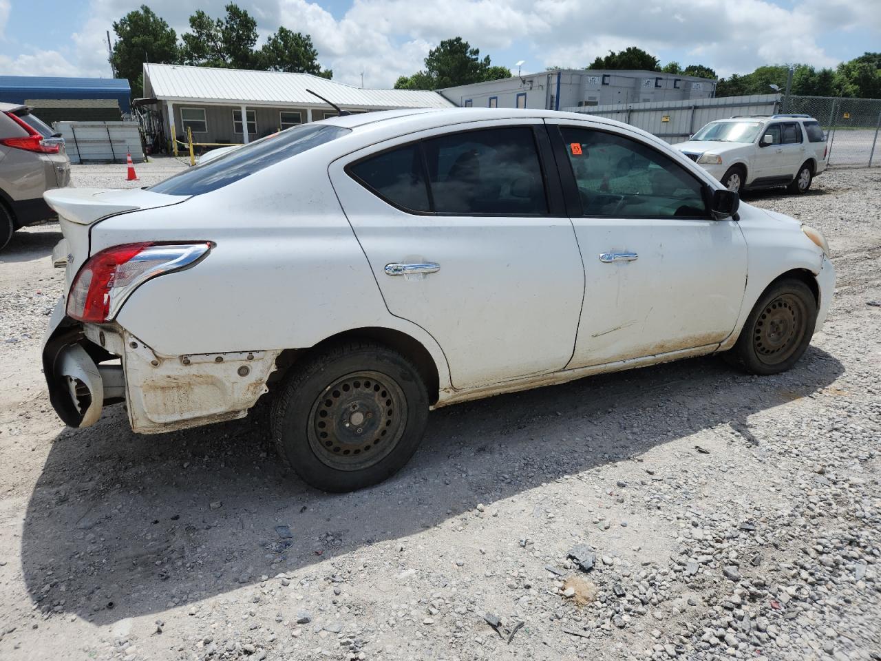 2013 Niss Versa 1.6 s