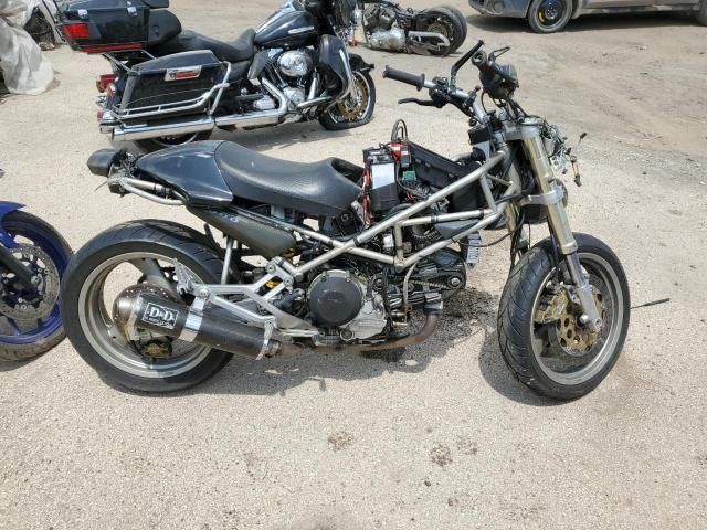 1995 Ducati M900