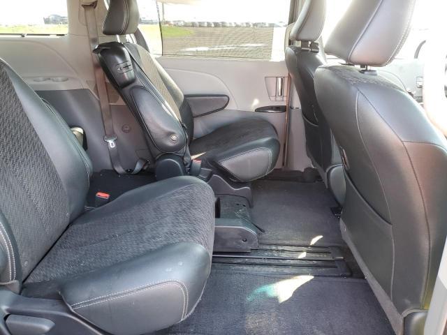 2011 Toyota Sienna Sport