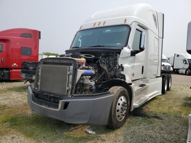 2021 Freightliner Cascadia 126