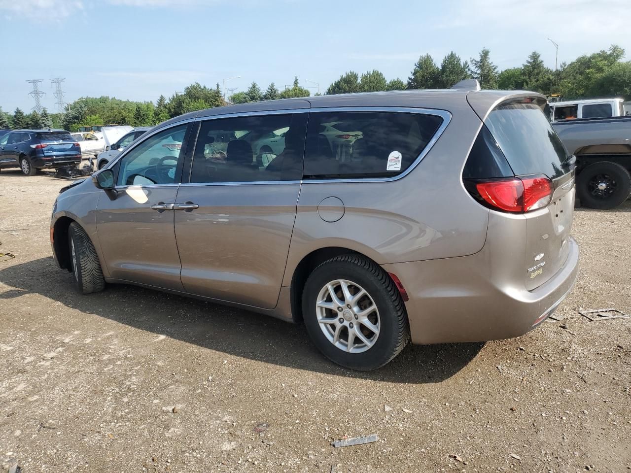 2017 Chrysler Pacifica Touring l