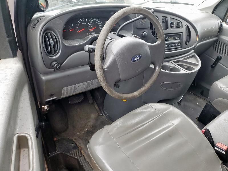 2006 Ford Econoline E450 Super Duty Cutaway Van