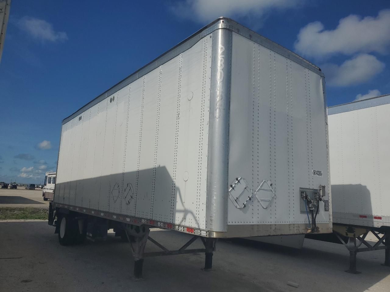 2009 Hvee DRY Van Trailer