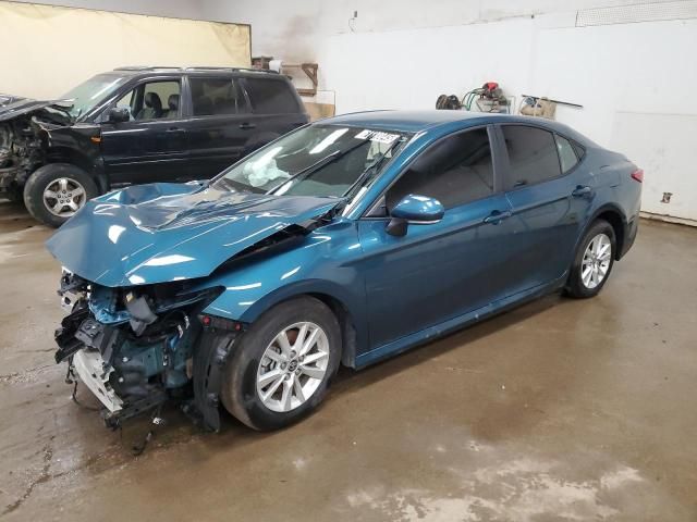 2025 Toyota Camry le
