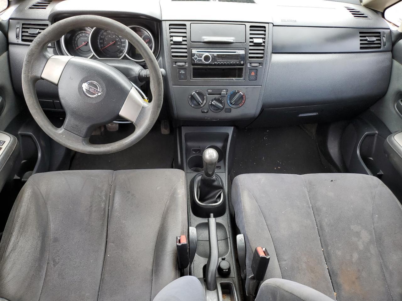 2011 Nissan Versa s