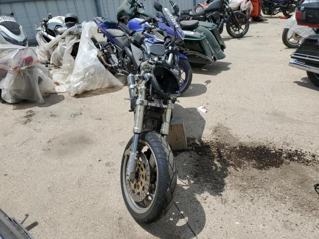 1995 Ducati M900