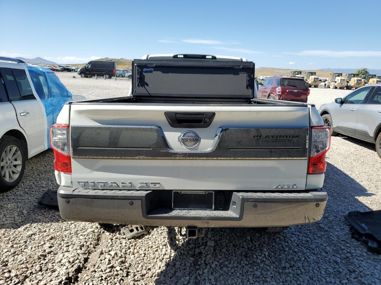 2016 Niss Titan xd