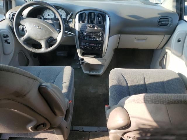 2005 Chrysler Town & Country Touring