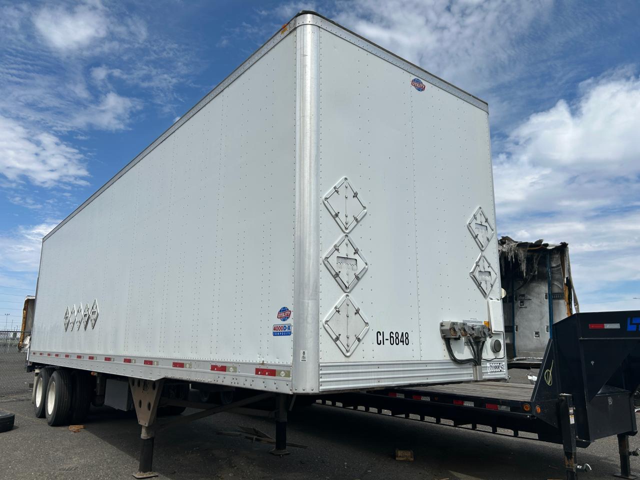 2011 Utility Semi Trailer