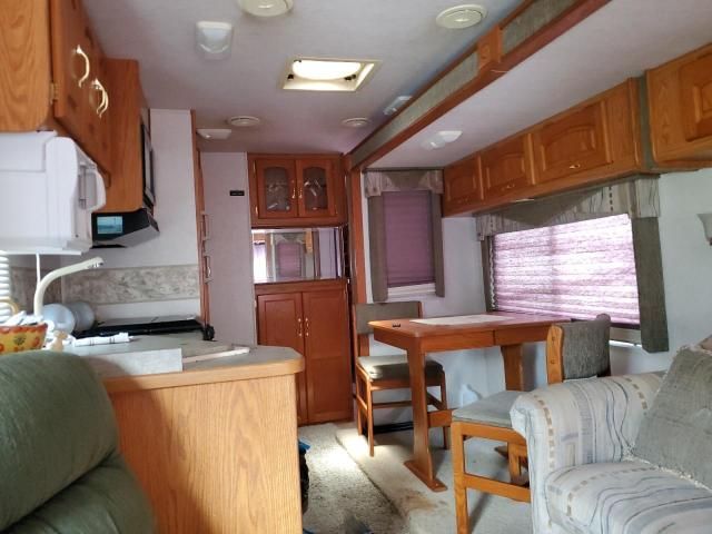 2003 Damon 2003 Workhorse Custom Chassis Motorhome Chassis W2