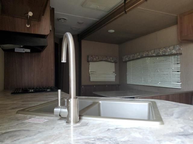 2017 Coleman L859