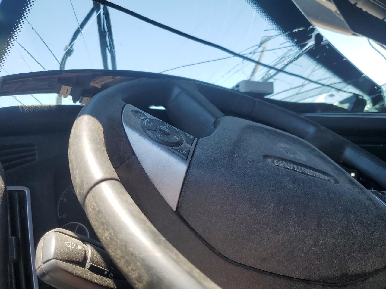 2019 Freigliner Cascadia 126