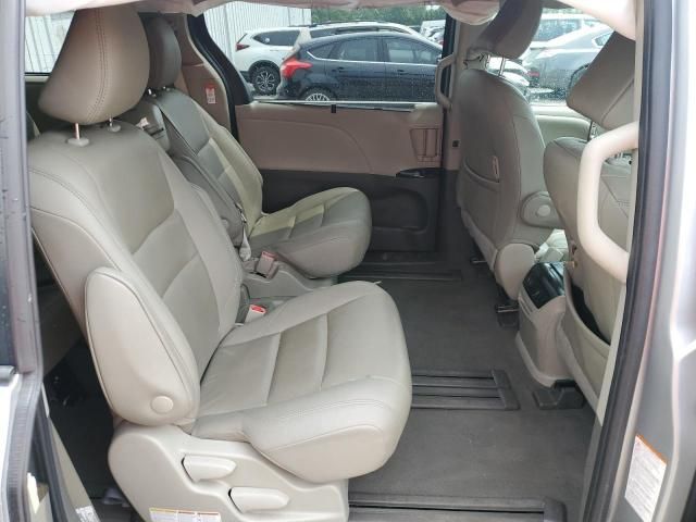 2020 Toyota Sienna xle