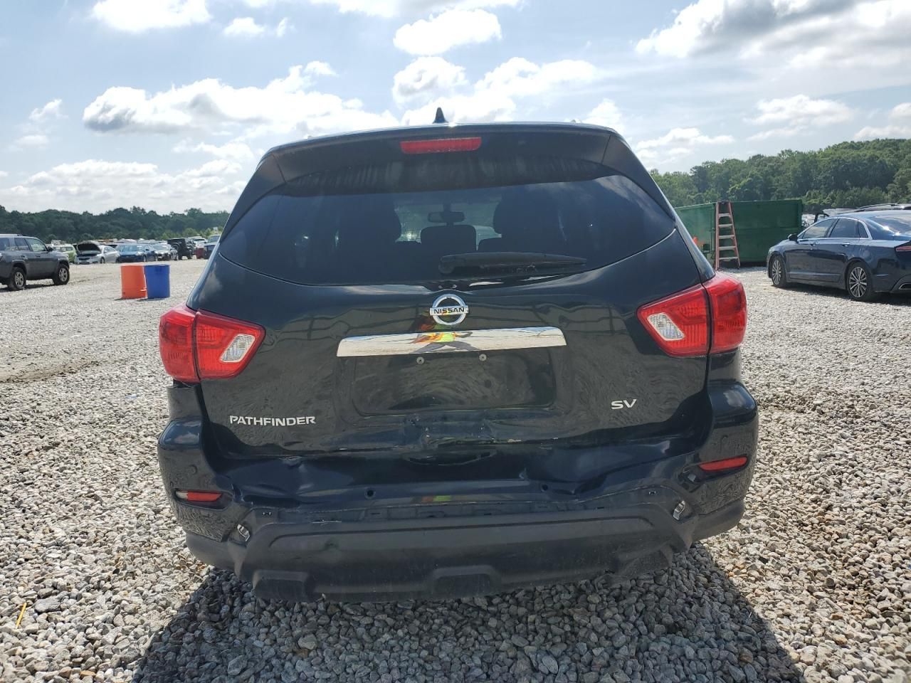 2019 Nissan Pathfinder s