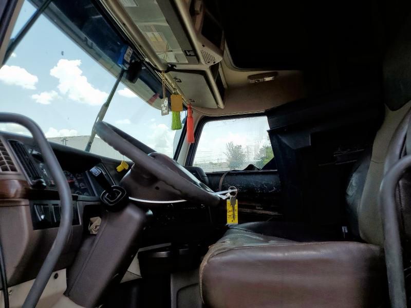 2018 Volvo VNL Semi Truck