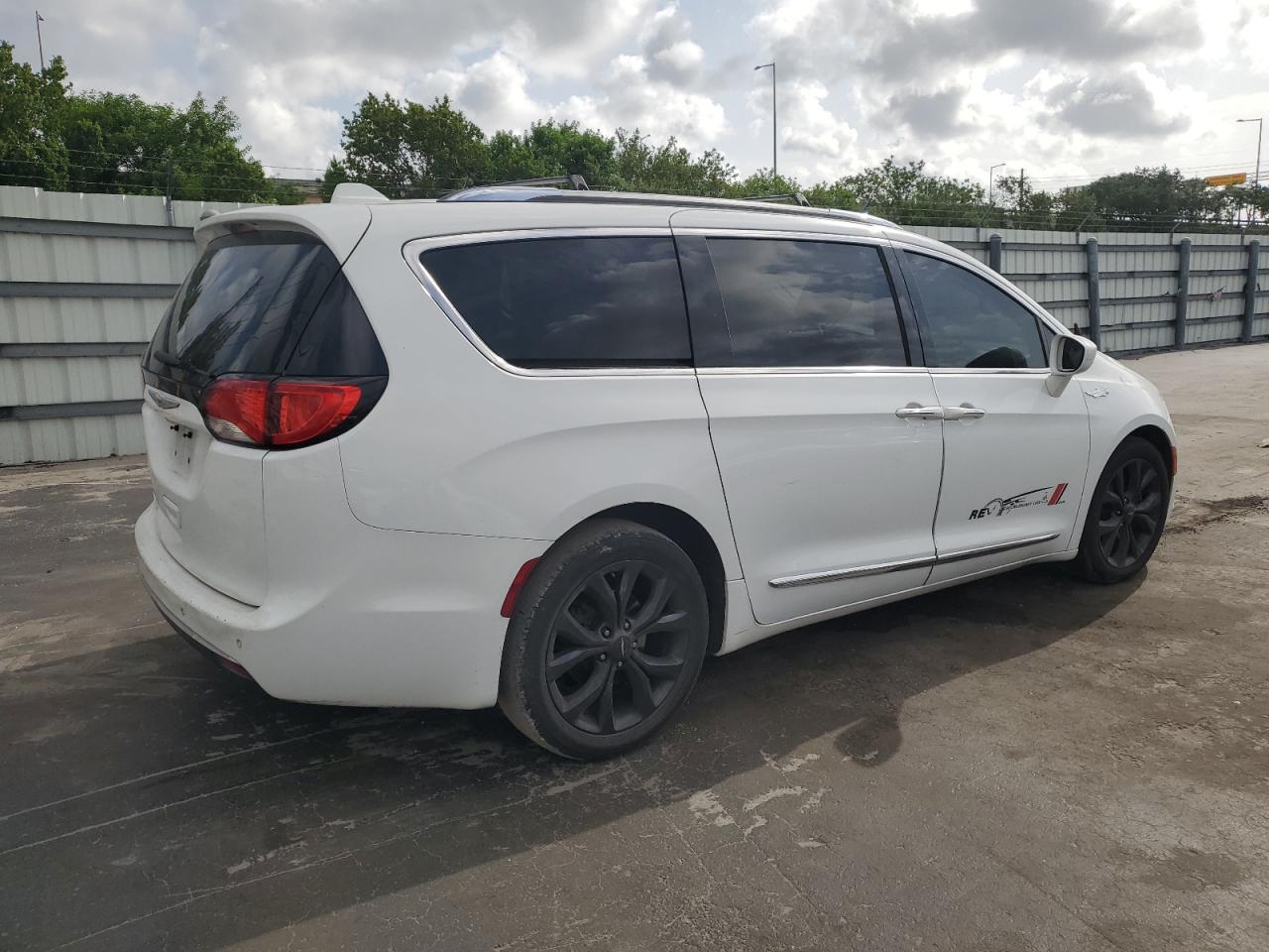 2019 Chrysler Pacifica Touring l