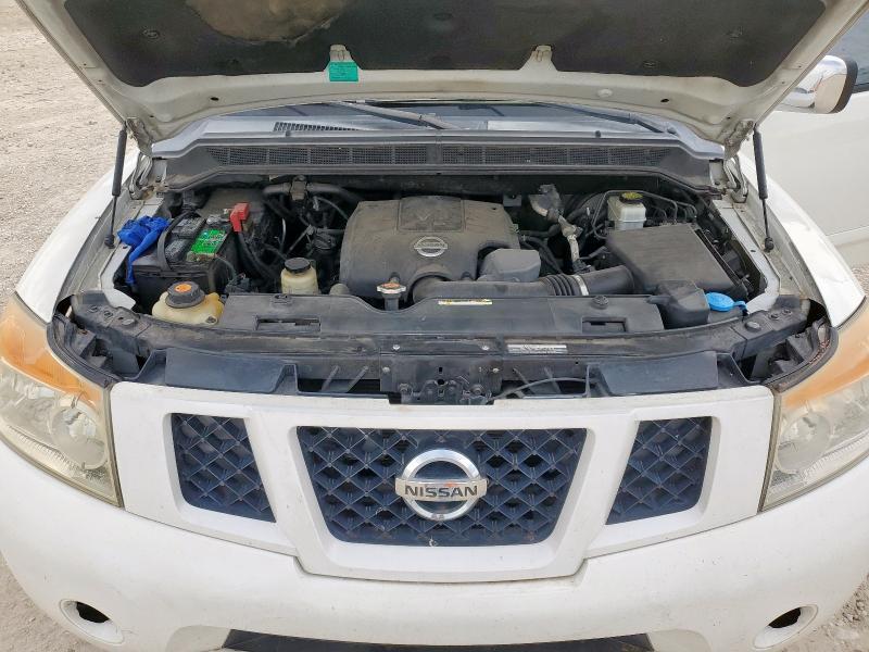 2011 Nissan Armada sv