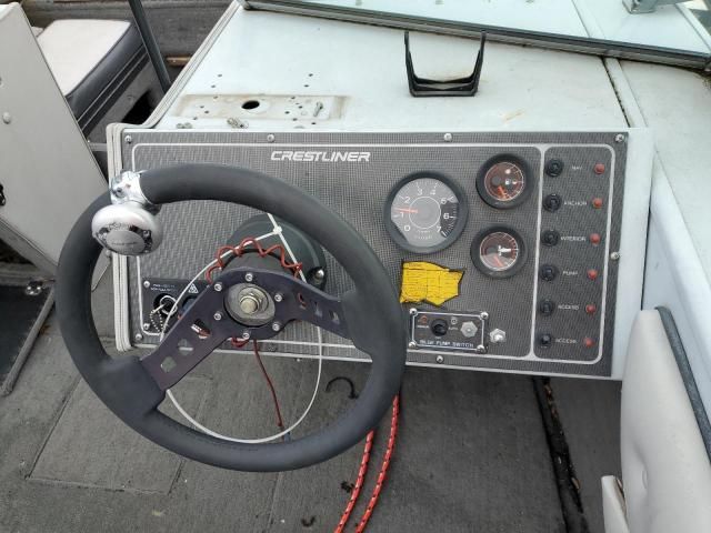 1990 Crestliner Boat