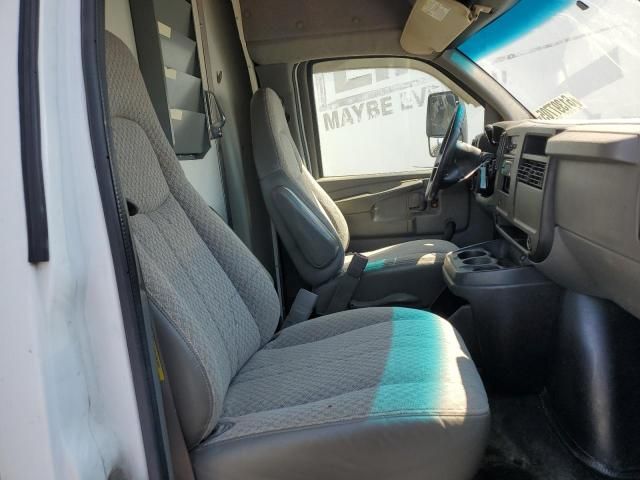 2005 GMC Savana Cutaway G3500