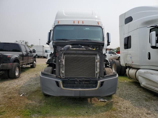 2021 Freightliner Cascadia 126