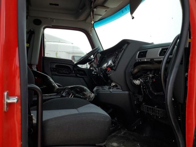 2024 Kenworth T680 Semi Truck