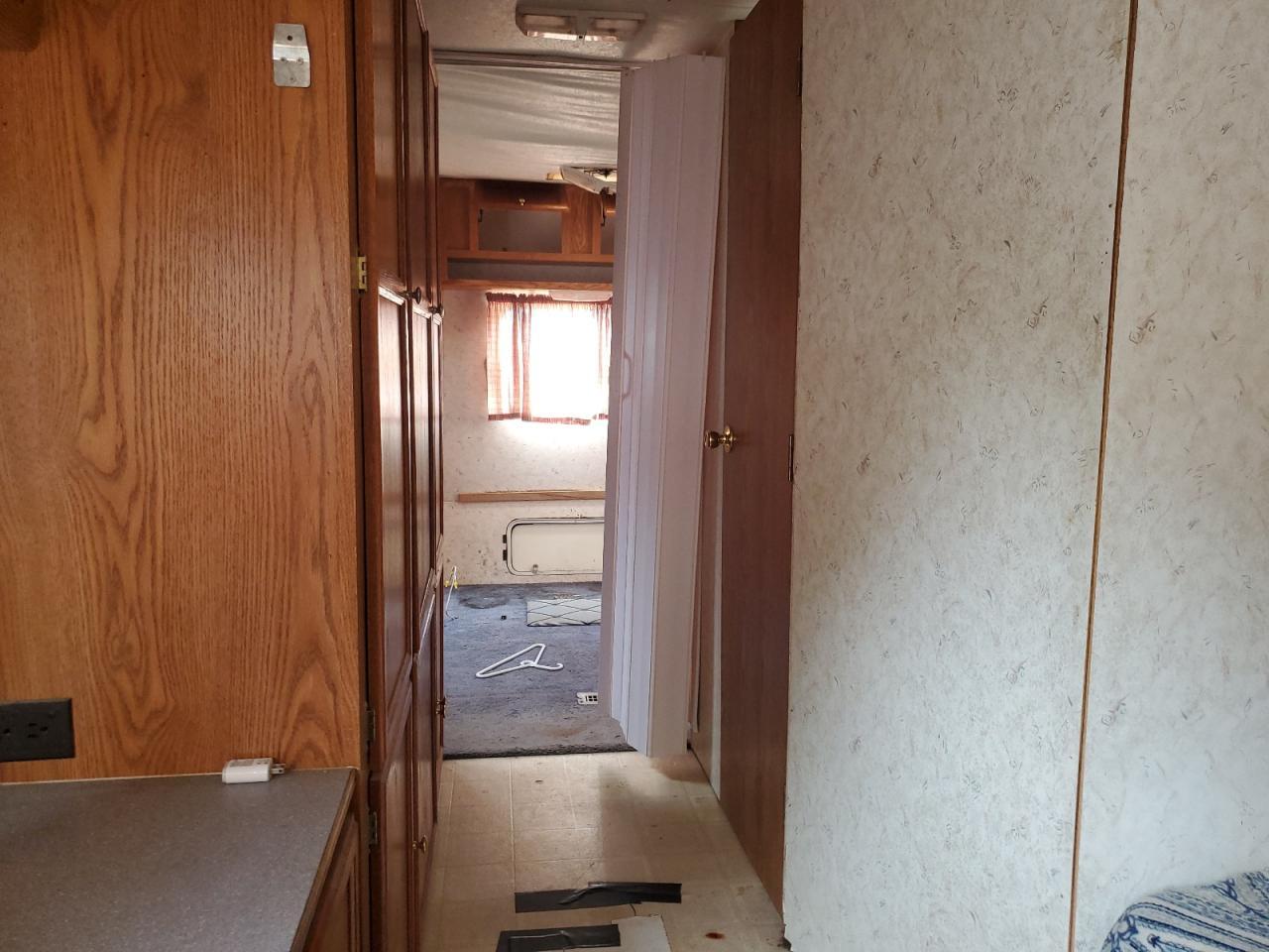1999 Trail Lite Camper Recreational Vehicle (RV)