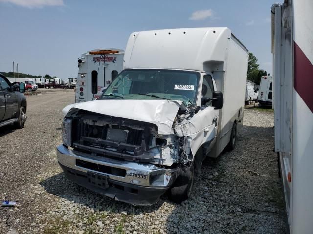 2022 Ford Econoline E350 Super Duty Cutaway Van
