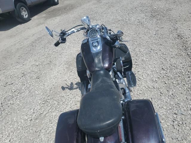 2014 Harley-Davidson FLD Switchback