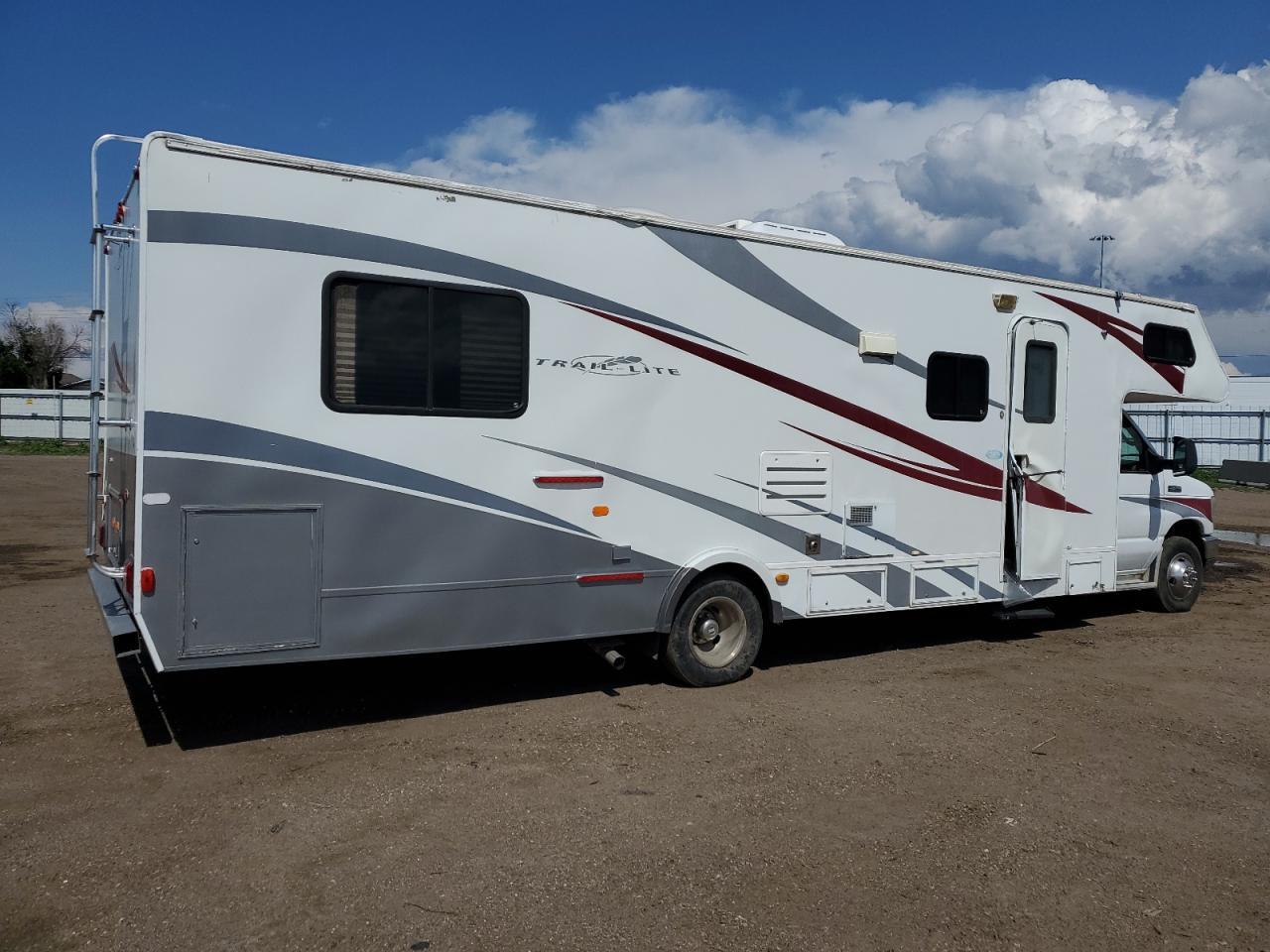 2008 Ford Econoline E450 Super Duty Cutaway Van