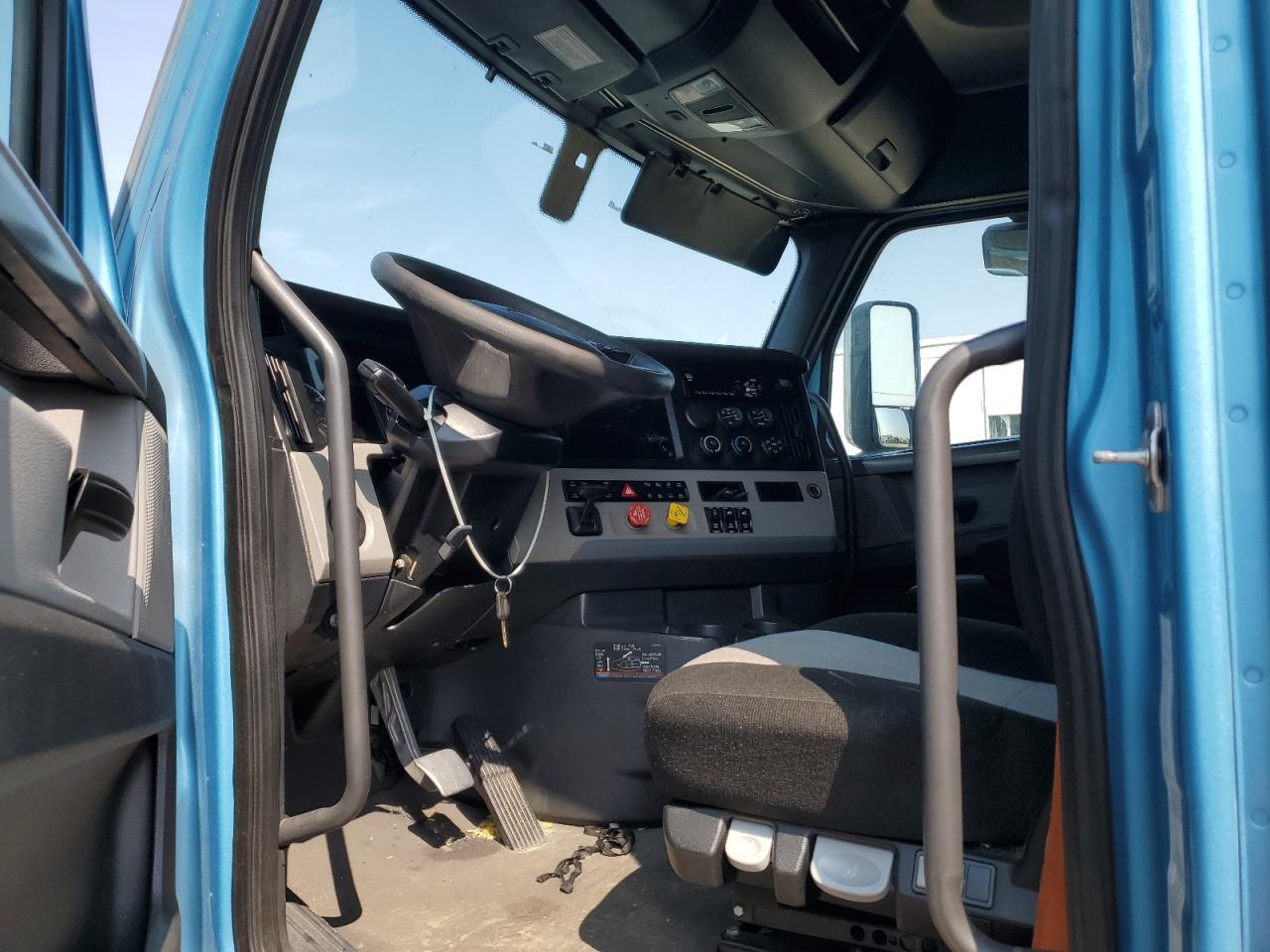 2020 Freigliner 2020 Freightliner Cascadia 126 Semi Truck