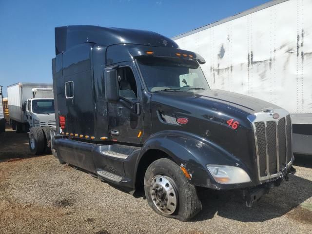 2017 Peterbilt 579