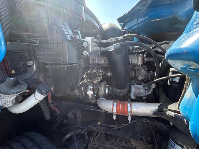 2022 Freightliner Cascadia 126