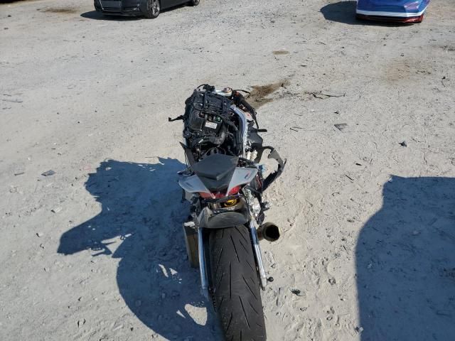2016 Aprilia RSV4 RF