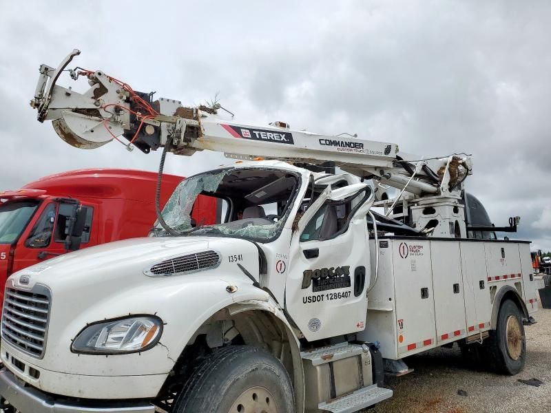 2022 Freightliner Business Class M2 Digger Derricktruck