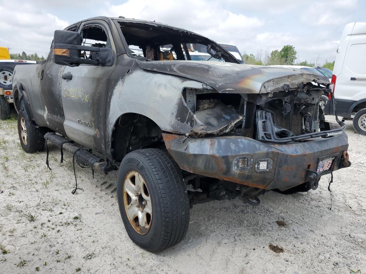 2013 Toyota Tundra Double cab SR5