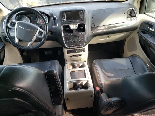 2011 Chrysler Town & Country Touring L
